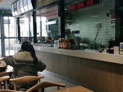 -三好食堂(煎饺·馄饨·肉饼米线·盛世广场店)