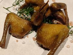 海盐焗乳鸽-小炳胜(卓悦中心店)