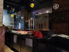 自助取餐区-何师烧烤·香辣蟹·川菜·30年老品牌(太古里旗舰店)