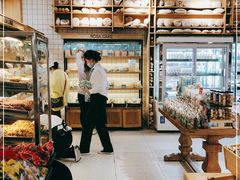 面包甜点陈列柜-罗莎蛋糕(魔法师司门口店)