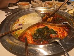 -老房老舍重庆火锅(假日城市店)