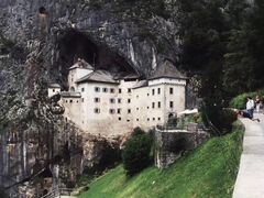 -波斯托伊纳溶洞