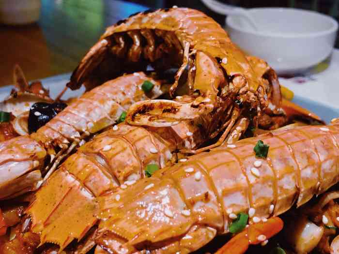 最近悦荟广场沃尔玛4楼来的有点多啊