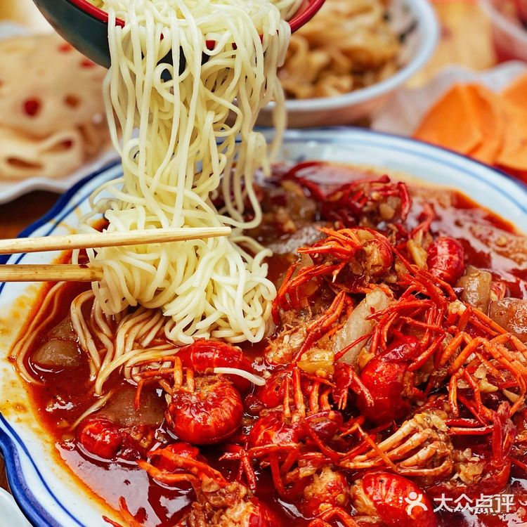 冬瓜山夜宵店yyds‼️73种凉菜！凉拌脆骨爆好吃