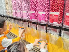 -m豆巧克力世界(上海世茂广场店)