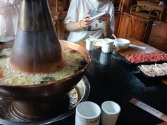 -果松木炭酸菜铜火锅·外婆参鸡汤