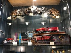 -九又四分之三站台哈利波特商店