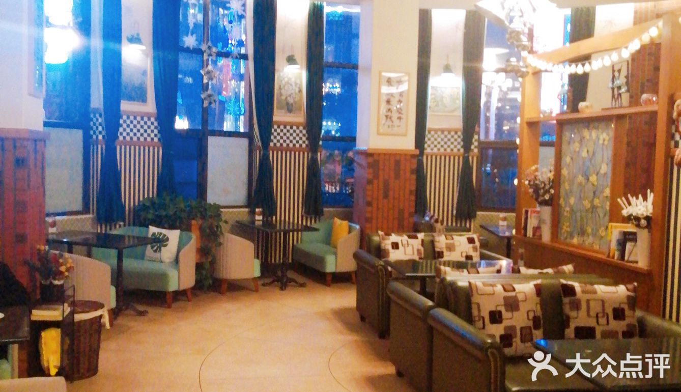 做为一家本土的老牌泰式火锅店,呈贡店我还是第一次来