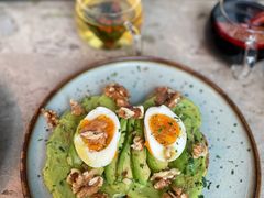 牛油果煮蛋吐司-RAC BAR(安福路店)