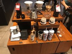 零售区-星巴克臻选(青岛金狮广场店)