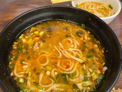 -巍山𤆵肉饵丝