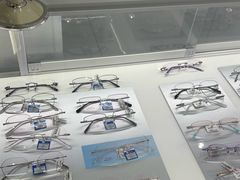 -光明眼镜·蔡司授权(徐泾店)