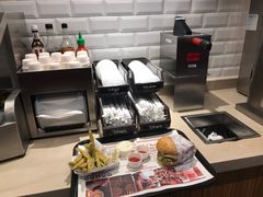 -The Habit Burger Grill 哈比特汉堡(爱琴海店)