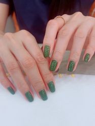 -进巍美甲美睫店