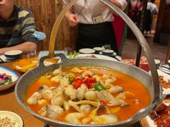 -老滇山寨•云南特色菜•地方菜•民族风情歌舞表演(金碧店)