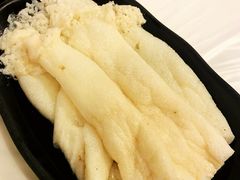 竹笙-鲜入围煮花胶鸡海鲜火锅