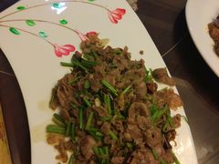 香菜炒肥牛-新龙源大酒店(热河路店)