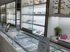 -翰佐蔡司小乐圆·依视路星趣控·暴龙眼镜折扣店