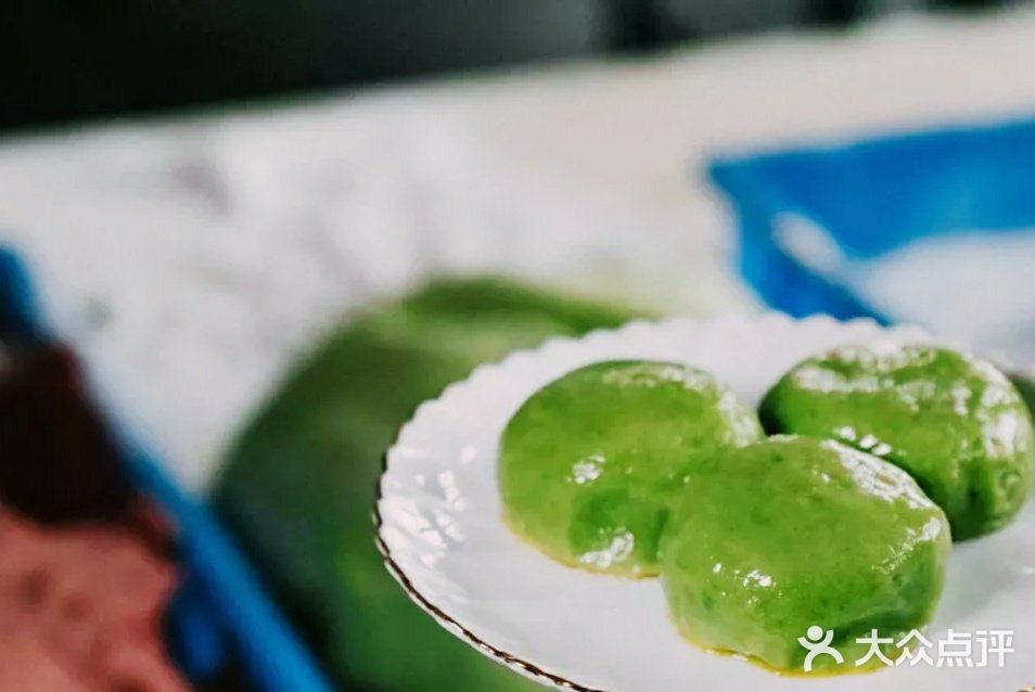 心里总有这样一句话：吃一口青团