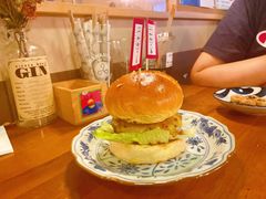 黑椒碳烤牛肉堡-野草酒馆GRASS TAPROOM(时代天街店)