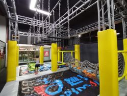 -蹦贝运动中心·蹦床·攀岩·闯关(龙岗店)