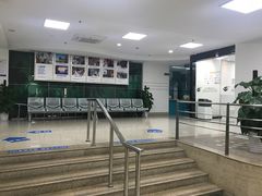 -上海大学附属上海和平眼科医院