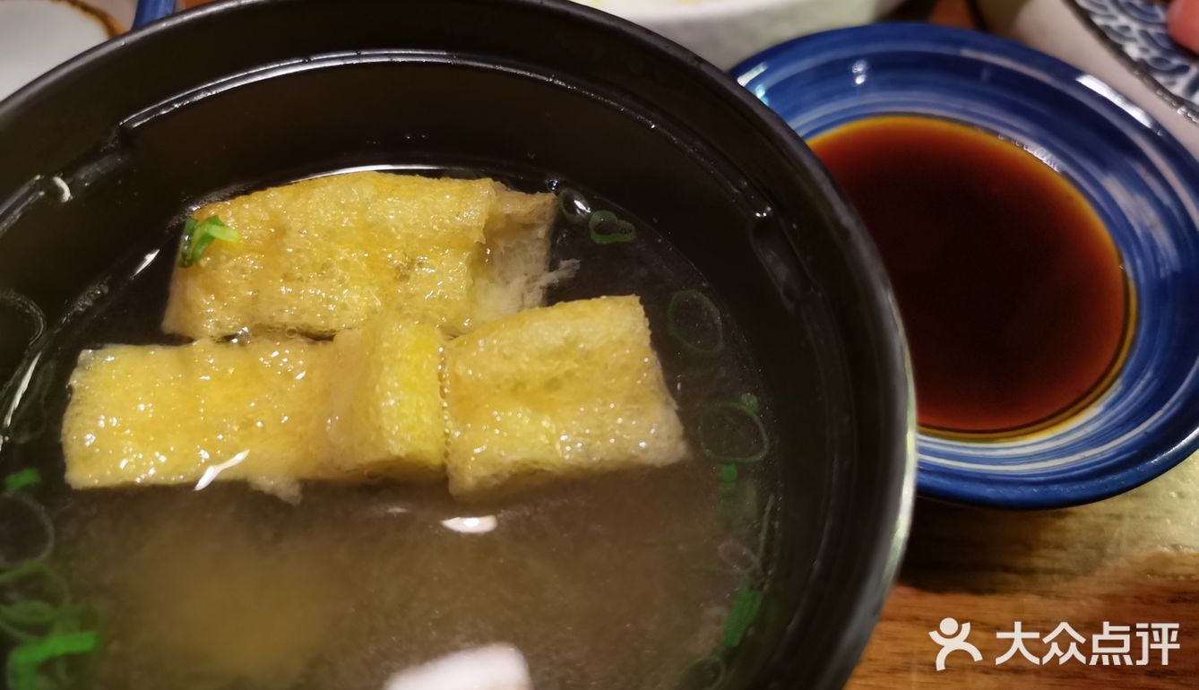 一家颜值颇高味道不错的居酒屋