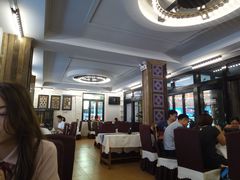 -刘姐啤酒鱼民族演艺餐厅(西街总店)