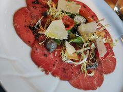 腌制生牛肉片配帕尔马芝士-牛排家(北京王府井澳门中心店)
