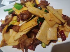云南腊肉炒香笋-云海肴·汽锅鸡·云南菜(高德置地店)