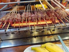 -哈尔滨小酒馆·鲜肉现穿自助烧烤(康新花园店)