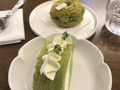 开心果树莓泡芙-Ten Olives甜点