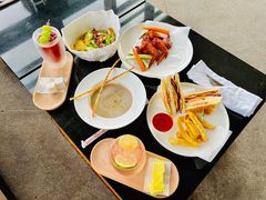 -亚龙湾喜来登·美景台大堂吧