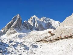 -玉龙雪山游客服务中心