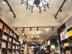 -钟书阁(松江泰晤士小镇店)