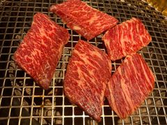 -铭牛烧肉·和牛海鲜自助(高新月牙湖店)