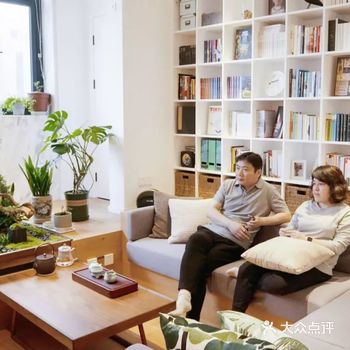 上海夫妇撬开地板、把卧室悬空，60㎡小家变豪宅！