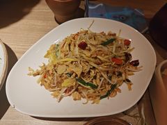 -耶里夏丽·新疆菜·28年喀什老馆(田林东路店)