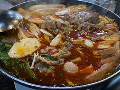 部队锅-MI WU FACTORY米屋美食工厂餐厅(绿地店)