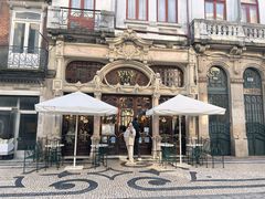 -Majestic Café