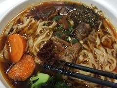 半筋半肉面-康师傅私房牛肉面(申虹店)