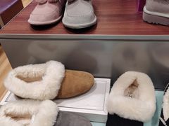 -UGG(燕莎奥特莱斯购物中心店)
