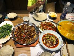 -临界音乐酒馆·小龙虾·江湖菜(华熙LIVE·鱼洞店)