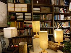 -邊城書店