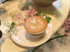 招牌花神拿铁-花神·轻食简餐·咖啡馆·花卉绿植(荷兰花卉小镇店)