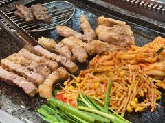 花刀熟成黑五花肉-韩阳王石板烤肉