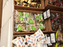 -来伊份(我格广场武宁路店)