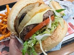 -The Habit Burger Grill 哈比特汉堡(复兴soho店)