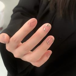 -悦指间美甲美睫