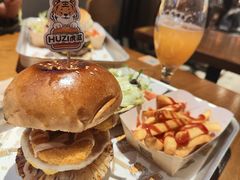-HUZI虎滋精酿餐吧(京西大悦城店)